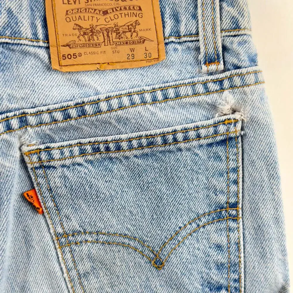 Vintage Levi's 505 Classic Fit Light Wash Jeans Size 29x30